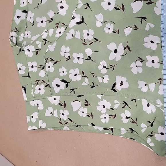 Ann Taylor Factory Fern Green w/ White Floral Pattern Sleeveless Blouse, Size SP - Picture 8 of 10